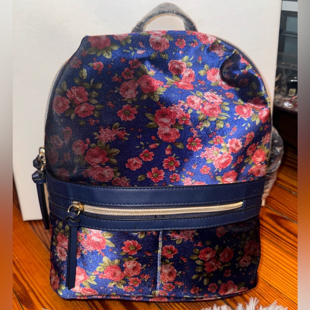Women’s Navy Floral Backpack Brand New